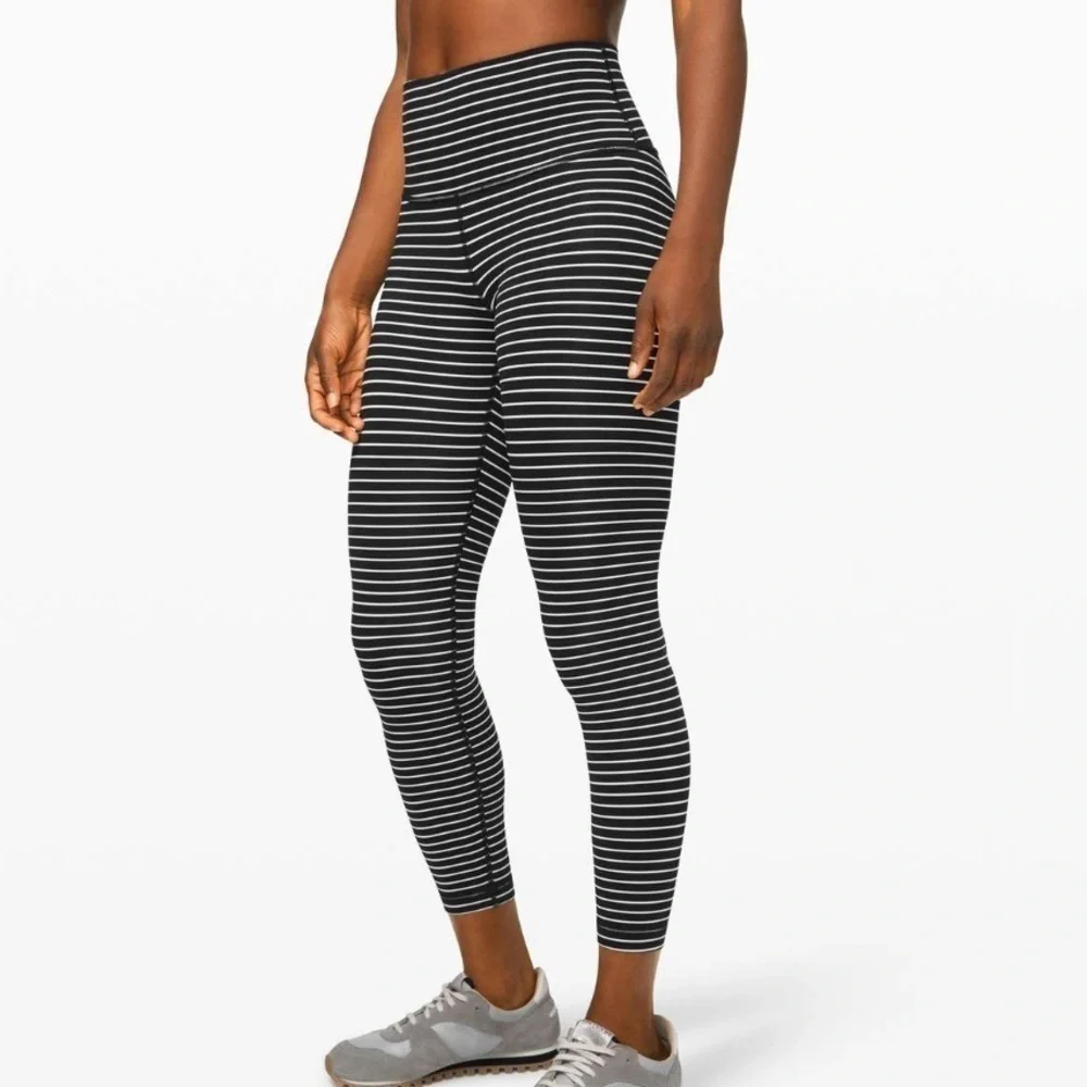 Lululemon Wunder Under High-Rise Tight 25" *Luxtreme - Sz 4 - Picture 4 of 5